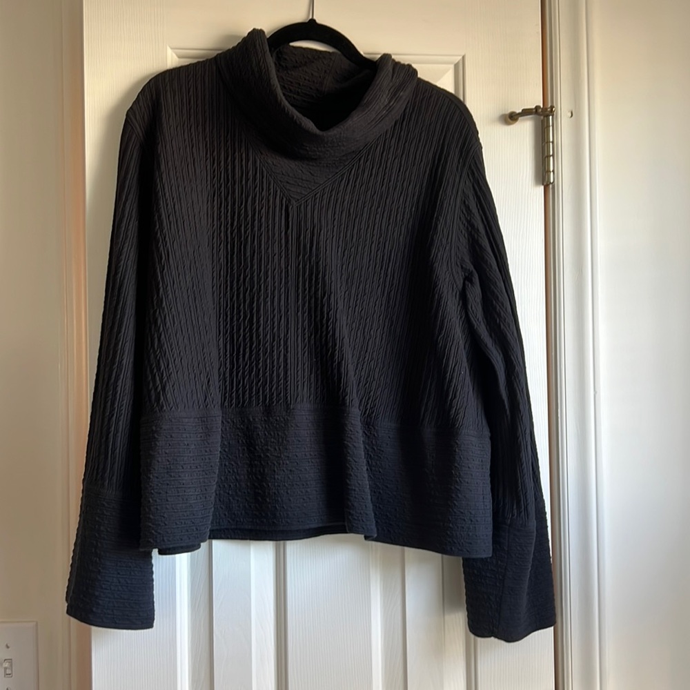 Lululemon Turtleneck pullover
